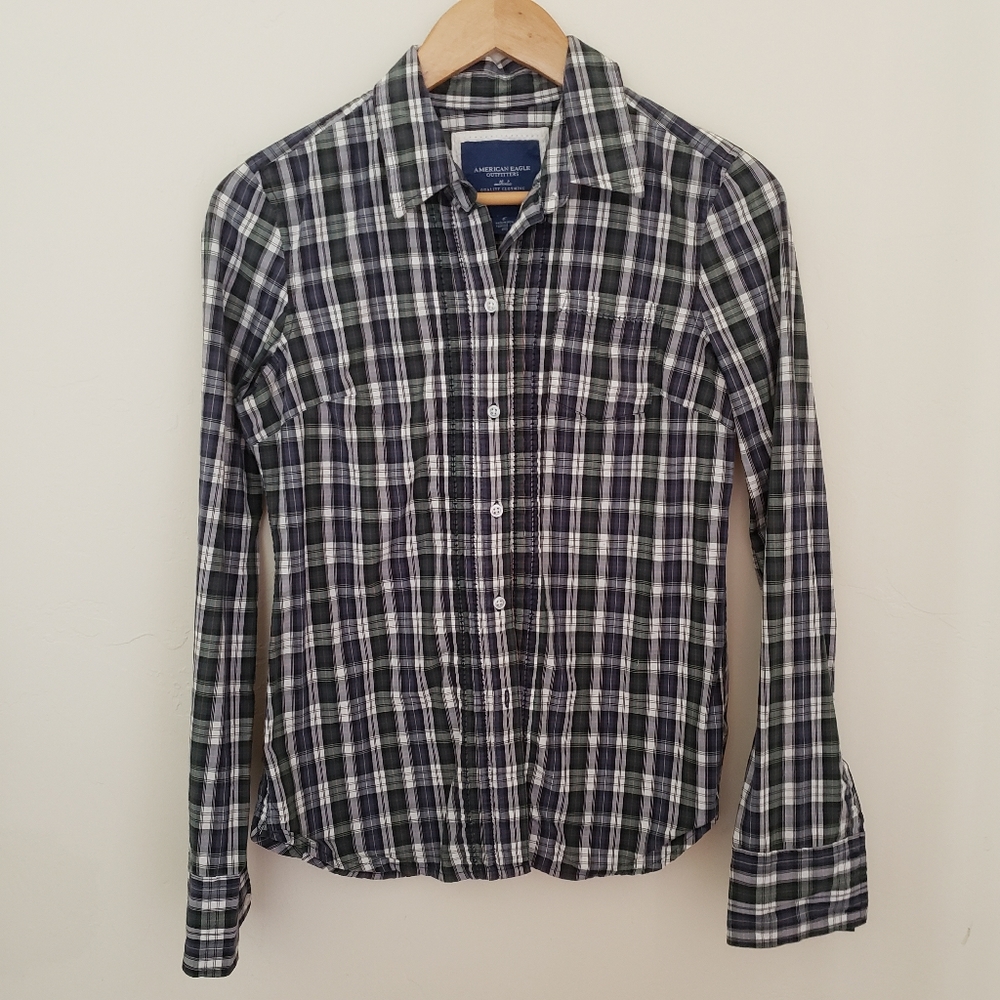 American Eagle Plaid button up top blouse